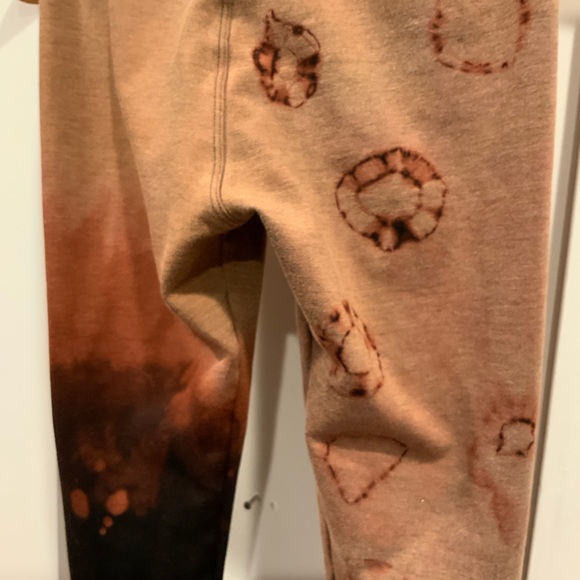 Reverse Bleach hand dyed leggings - Picture 5 of 13